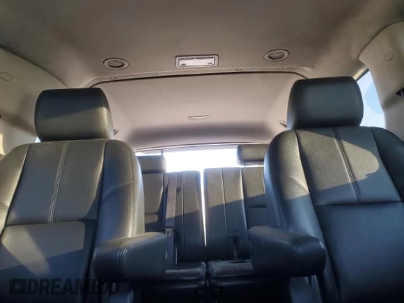 ✅ 2013 Chevrolet Suburban LT • VIN: 1GNSKJE75DR377656 • Lot: 66173604. Wystawiony na Copart z przebiegiem 175 816 mil. Bezpłatny archiwum sprzedaży aukcyjnych z USA i szczegółowy raport historii pojazdu na DreamBid. Zdjęcie 10.