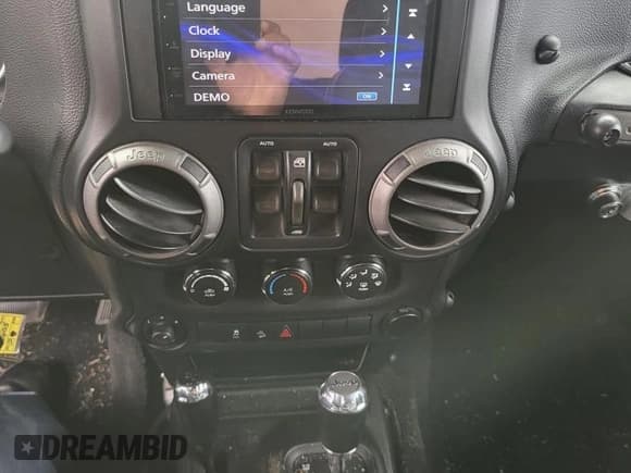 ✅ 2011 Jeep Wrangler Unlimited Sport • VIN: 1J4HA3H16BL500982 • Lot: 84051124. Listed on Copart with 218,610 mi. Free auction sales archive from the USA and detailed vehicle history report at DreamBid. Image 7.