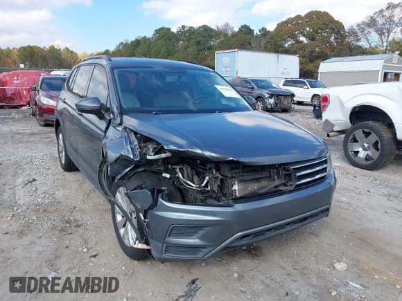 ✅ 2019 Volkswagen Tiguan S • VIN: 3VV1B7AX3KM063596 • Lot: 43655603. Listed on IAAI with 105,898 mi. Free auction sales archive from the USA and detailed vehicle history report at DreamBid. Image 6.