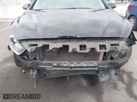 2019 Hyundai Sonata SE z VIN 5NPE24AF0KH741670, wystawiony jako IAAI lot #43187812 z przebiegiem 255 586 mil mil oraz . Historia ofert i sprzedaży dostępna na DreamBid. Obrazek 6.