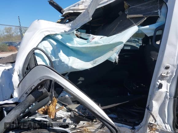 ✅ 2020 Ram 1500 Big Horn • VIN: 1C6RRFFG0LN283115 • Lot: 42211903. Listed on IAAI with 68,803 mi. Free auction sales archive from the USA and detailed vehicle history report at DreamBid. Image 8.