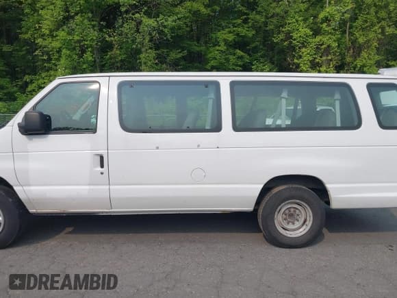 ✅ 2013 Ford Econoline Passenger XL • VIN: 1FBSS3BL8DDA76905 • Lot: 42338386. Wystawiony na IAAI z przebiegiem 170 674 mil. Bezpłatny archiwum sprzedaży aukcyjnych z USA i szczegółowy raport historii pojazdu na DreamBid. Zdjęcie 15.