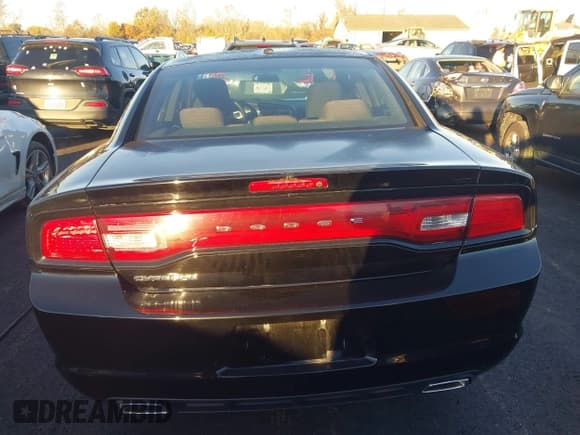 ✅ 2012 Dodge Charger SE • VIN: 2C3CDXBG7CH210961 • Lot: 43555382. Wystawiony na IAAI z przebiegiem 153 624 mil. Bezpłatny archiwum sprzedaży aukcyjnych z USA i szczegółowy raport historii pojazdu na DreamBid. Zdjęcie 16.