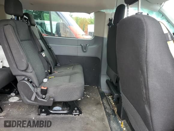 ✅ 2015 Ford Transit XL • VIN: 1FMZK1YM3FKB06353 • Лот: 58319295. Опубликован ранее на Copart с пробегом 98 130 миль. Бесплатный доступ к архиву аукционных продаж из США и подробный отчёт об истории автомобиля на DreamBid. Изображение 11.