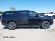 ✅ 2021 Chevrolet Suburban Z71 • VIN: 1GNSKDKD8MR403503 • Lot: 40291130. Wystawiony na IAAI z przebiegiem Nie podano. Bezpłatny archiwum sprzedaży aukcyjnych z USA i szczegółowy raport historii pojazdu na DreamBid. Zdjęcie 13.