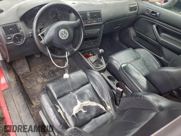 ✅ 2004 Volkswagen Golf GTI 1.8T • VIN: 9BWDE61J444010547 • Лот: 94093955. Опубликован ранее на Copart с пробегом 215 023 миль. Бесплатный доступ к архиву аукционных продаж из США и подробный отчёт об истории автомобиля на DreamBid. Изображение 8.