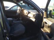 ✅ 2018 Toyota Tacoma SR5 • VIN: 5TFRZ5CN2JX055317 • Lot: 43502178. Wystawiony na IAAI z przebiegiem 129 769 mil. Bezpłatny archiwum sprzedaży aukcyjnych z USA i szczegółowy raport historii pojazdu na DreamBid. Zdjęcie 5.