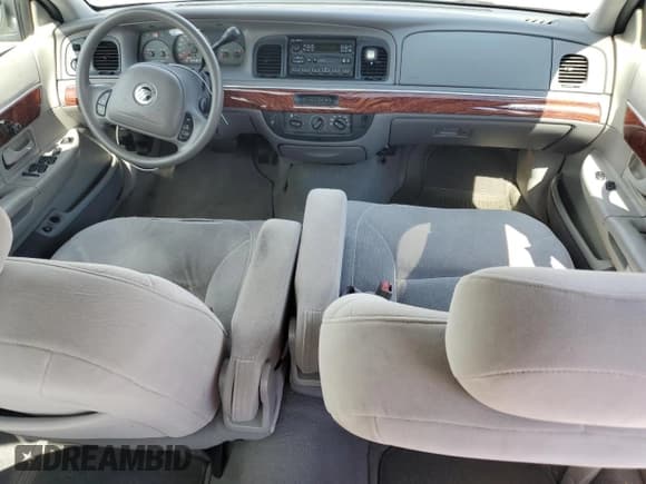 ✅ 2002 Mercury Grand Marquis GS • VIN: 2MEFM74W52X621159 • Lot: 69118925. Wystawiony na Copart z przebiegiem 111 737 mil. Bezpłatny archiwum sprzedaży aukcyjnych z USA i szczegółowy raport historii pojazdu na DreamBid. Zdjęcie 8.