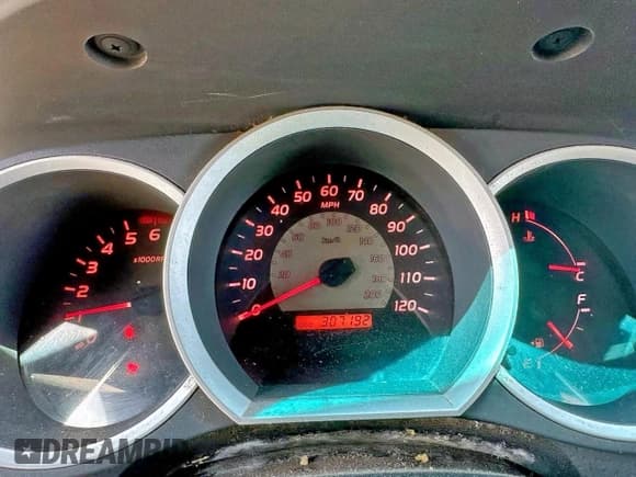 ✅ 2005 Toyota Tacoma PreRunner • VIN: 3TMKU72N45M002790 • Lot: 80967245. Wystawiony na Copart z przebiegiem 307 192 mil. Bezpłatny archiwum sprzedaży aukcyjnych z USA i szczegółowy raport historii pojazdu na DreamBid. Zdjęcie 8.