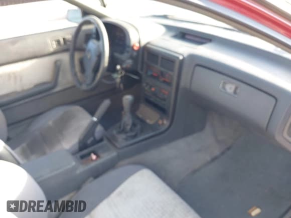 ✅ 1987 Mazda RX-7 • VIN: JM1FC3316H0515751 • Lot: 43821116. Wystawiony na IAAI z przebiegiem 92 708 mil. Bezpłatny archiwum sprzedaży aukcyjnych z USA i szczegółowy raport historii pojazdu na DreamBid. Zdjęcie 5.