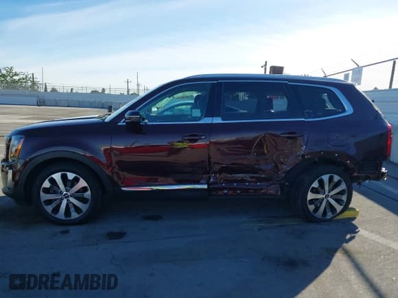 ✅ 2022 Kia Telluride EX • VIN: 5XYP34HC4NG195176 • Lot: 43665229. Listed on IAAI with 47,718 mi. Free auction sales archive from the USA and detailed vehicle history report at DreamBid. Image 15.