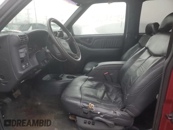 ✅ 1995 GMC Jimmy SLE Convenience • VIN: 1GKDT13W0S2519253 • Lot: 43536865. Listed on Copart with 121,556 mi. Free auction sales archive from the USA and detailed vehicle history report at DreamBid. Image 7.