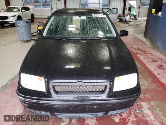 ✅ 2003 Volkswagen Jetta Wolfsburg Edition • VIN: 3VWPE69M63M169804 • Лот: 79255334. Опубликован ранее на Copart с пробегом 175 744 миль. Бесплатный доступ к архиву аукционных продаж из США и подробный отчёт об истории автомобиля на DreamBid. Изображение 5.