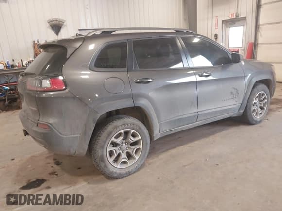 ✅ 2020 Jeep Cherokee Trailhawk • VIN: 1C4PJMBX8LD627104 • Лот: 41493732. Опубликован ранее на IAAI с пробегом 46 463 миль. Бесплатный доступ к архиву аукционных продаж из США и подробный отчёт об истории автомобиля на DreamBid. Изображение 4.