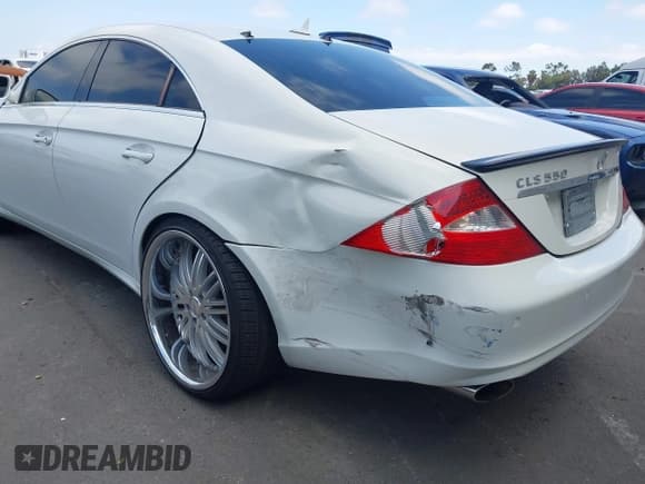 ✅ 2008 Mercedes-Benz CLS 550 • VIN: WDDDJ72X28A116779 • Лот: 42439453. Опубликован ранее на IAAI с пробегом 88 107 миль. Бесплатный доступ к архиву аукционных продаж из США и подробный отчёт об истории автомобиля на DreamBid. Изображение 6.