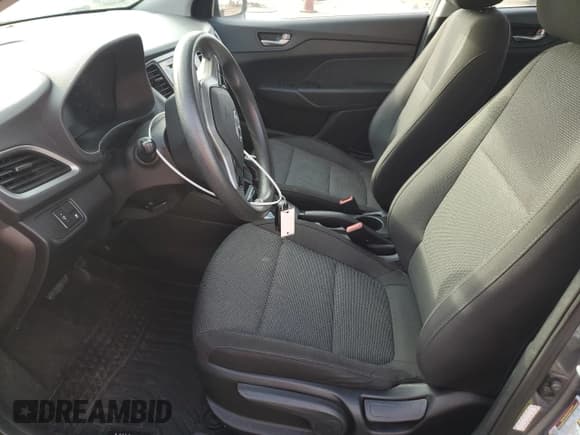 ✅ 2020 Hyundai Accent SE • VIN: 3KPC24A60LE113105 • Лот: 46164255. Опубликован ранее на Copart с пробегом 77 795 миль. Бесплатный доступ к архиву аукционных продаж из США и подробный отчёт об истории автомобиля на DreamBid. Изображение 7.