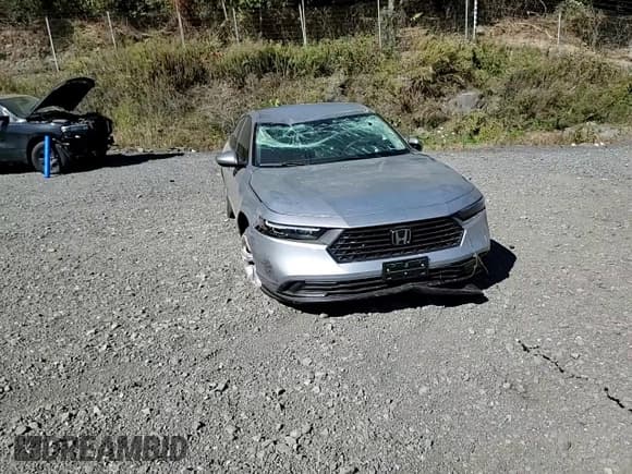 ✅ 2025 Honda Accord LX • VIN: 1HGCY1F21SA043569 • Lot: 85380655. Listed on Copart with 2,594 mi. Free auction sales archive from the USA and detailed vehicle history report at DreamBid. Image 13.