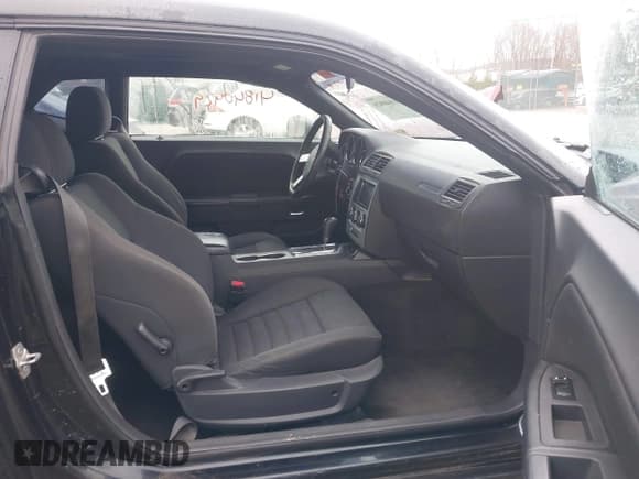 ✅ 2009 Dodge Challenger SE • VIN: 2B3LJ44V79H534470 • Lot: 41840929. Wystawiony na IAAI z przebiegiem 167 340 mil. Bezpłatny archiwum sprzedaży aukcyjnych z USA i szczegółowy raport historii pojazdu na DreamBid. Zdjęcie 5.