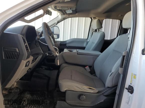 ✅ 2017 Ford F-250 XL • VIN: 1FT7X2B64HEB93517 • Lot: 87439265. Wystawiony na Copart z przebiegiem 136 239 mil. Bezpłatny archiwum sprzedaży aukcyjnych z USA i szczegółowy raport historii pojazdu na DreamBid. Zdjęcie 7.