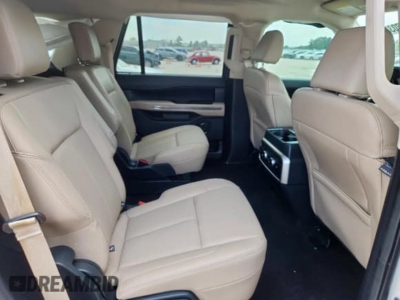 ✅ 2023 Ford Expedition XLT • VIN: 1FMJU1H8XPEA14084 • Lot: 70334995. Listed on Copart with 35,692 mi. Free auction sales archive from the USA and detailed vehicle history report at DreamBid. Image 11.