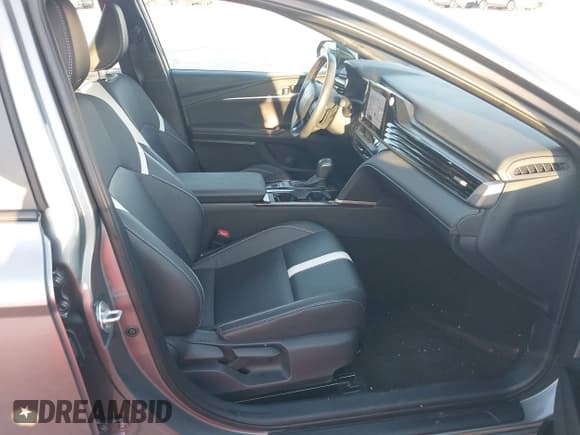 ✅ 2025 Toyota Camry SE • VIN: 4T1DAACK7SU535786 • Лот: 43837612. Опубликован ранее на IAAI с пробегом 29 748 миль. Бесплатный доступ к архиву аукционных продаж из США и подробный отчёт об истории автомобиля на DreamBid. Изображение 5.