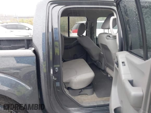 ✅ 2013 Nissan Frontier SV • VIN: 1N6AD0ER1DN711812 • Lot: 43316880. Listed on IAAI with 195,652 mi. Free auction sales archive from the USA and detailed vehicle history report at DreamBid. Image 8.