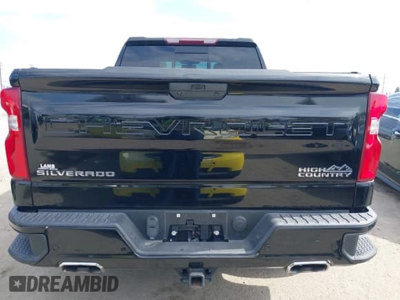 ✅ 2021 Chevrolet Silverado 1500 High Country • VIN: 1GCUYHEL2MZ404642 • Lot: 42301427. Wystawiony na IAAI z przebiegiem 42 691 mil. Bezpłatny archiwum sprzedaży aukcyjnych z USA i szczegółowy raport historii pojazdu na DreamBid. Zdjęcie 16.