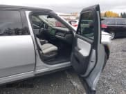 ✅ 2025 Rivian R1S Adventure • VIN: 7PDSGBBA7SN053914 • Lot: 43642502. Wystawiony na IAAI z przebiegiem 17 600 mil. Bezpłatny archiwum sprzedaży aukcyjnych z USA i szczegółowy raport historii pojazdu na DreamBid. Zdjęcie 5.