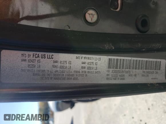 ✅ 2019 Dodge Challenger SXT • VIN: 2C3CDZGG1KH759879 • Lot: 91013575. Wystawiony na Copart z przebiegiem 111 969 mil. Bezpłatny archiwum sprzedaży aukcyjnych z USA i szczegółowy raport historii pojazdu na DreamBid. Zdjęcie 12.