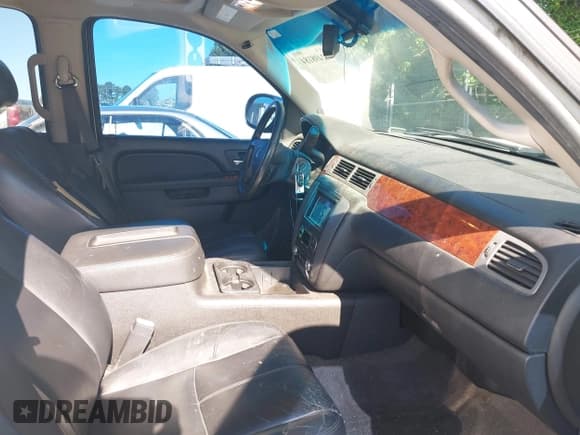 ✅ 2014 GMC Yukon SLT • VIN: 1GKS1CE06ER248616 • Lot: 42498184. Listed on IAAI with 123,186 mi. Free auction sales archive from the USA and detailed vehicle history report at DreamBid. Image 5.