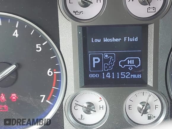 ✅ 2010 Lexus LX 570 • VIN: JTJHY7AX8A4053567 • Lot: 41726771. Listed on IAAI with 141,152 mi. Free auction sales archive from the USA and detailed vehicle history report at DreamBid. Image 15.