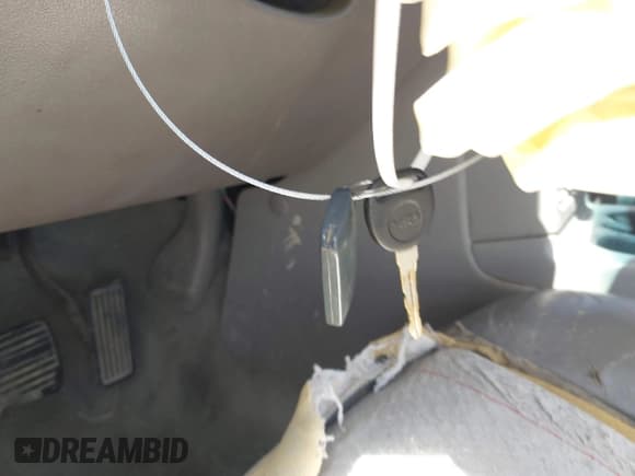 ✅ 2004 Chevrolet Tahoe LS • VIN: 1GNEC13Z24R111364 • Lot: 42842938. Listed on IAAI with 337,985 mi. Free auction sales archive from the USA and detailed vehicle history report at DreamBid. Image 11.