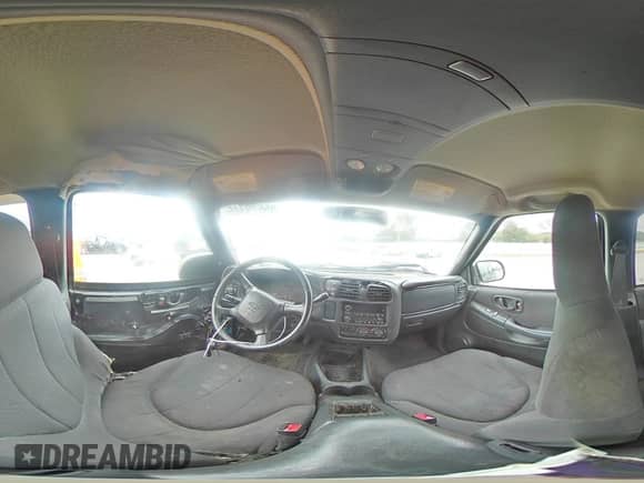 2004 Chevrolet S-10 LS z VIN 1GCDT13X74K116913, wystawiony jako Copart lot #85679345 z przebiegiem 263 416 mil mil oraz Czysty tytuł • Clean title. Historia ofert i sprzedaży dostępna na DreamBid. Obrazek 15.