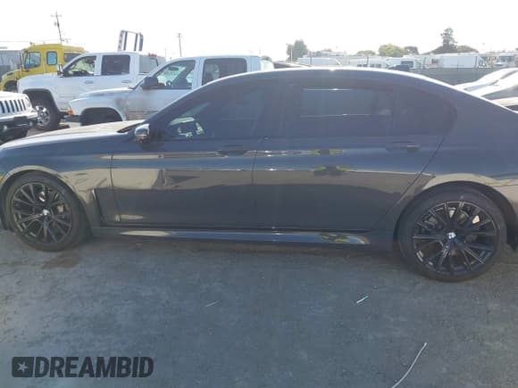 ✅ 2022 BMW 7 Series 740i • VIN: WBA7T2C08NCH69963 • Лот: 42851205. Опубликован ранее на IAAI с пробегом 56 989 миль. Бесплатный доступ к архиву аукционных продаж из США и подробный отчёт об истории автомобиля на DreamBid. Изображение 14.