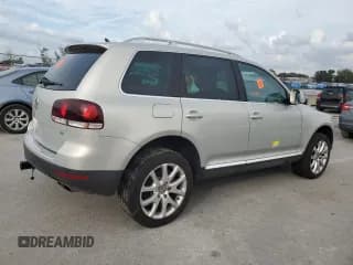 ✅ 2008 Volkswagen Touareg • VIN: WVGCB77L88D044229 • Lot: 77589194. Wystawiony na Copart z przebiegiem 88 391 mil. Bezpłatny archiwum sprzedaży aukcyjnych z USA i szczegółowy raport historii pojazdu na DreamBid. Zdjęcie 3.