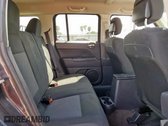 ✅ 2014 Jeep Patriot High Altitude • VIN: 1C4NJPFA7ED699882 • Lot: 80260245. Wystawiony na Copart z przebiegiem 79 104 mil. Bezpłatny archiwum sprzedaży aukcyjnych z USA i szczegółowy raport historii pojazdu na DreamBid. Zdjęcie 10.