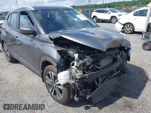 ✅ 2019 Nissan Kicks SV • VIN: 3N1CP5CU2KL509990 • Lot: 42657448. Wystawiony na IAAI z przebiegiem 52 459 mil. Bezpłatny archiwum sprzedaży aukcyjnych z USA i szczegółowy raport historii pojazdu na DreamBid. Zdjęcie 6.