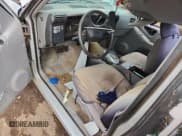 ✅ 1994 Chevrolet S-10 LS • VIN: 1GCCS19Z2R8154903 • Lot: 71016485. Wystawiony na Copart z przebiegiem 56 478 mil. Bezpłatny archiwum sprzedaży aukcyjnych z USA i szczegółowy raport historii pojazdu na DreamBid. Zdjęcie 8.