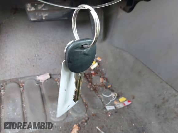 2005 Chevrolet Malibu Maxx LS z VIN 1G1ZT62835F296858, wystawiony jako IAAI lot #41628201 z przebiegiem 128 115 mil mil oraz . Historia ofert i sprzedaży dostępna na DreamBid. Obrazek 11.