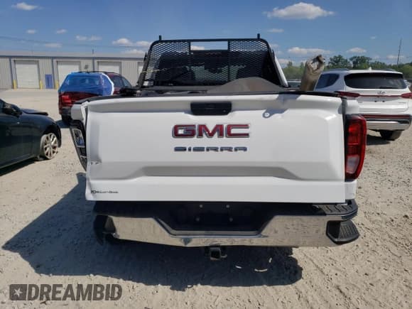 ✅ 2022 GMC Sierra 1500 • VIN: 1GTR9AED9NZ183917 • Lot: 55681144. Wystawiony na Copart z przebiegiem 53 331 mil. Bezpłatny archiwum sprzedaży aukcyjnych z USA i szczegółowy raport historii pojazdu na DreamBid. Zdjęcie 6.