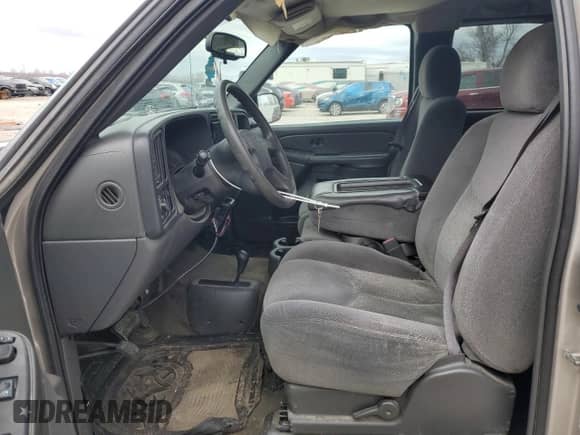 ✅ 2005 Chevrolet Silverado 1500 LS • VIN: 1GCEK19VX5Z298760 • Lot: 44571795. Wystawiony na Copart z przebiegiem 206 173 mil mil. Skorzystaj z bezpłatnego archiwum sprzedaży aukcyjnych z USA i zobacz szczegółowy raport historii pojazdu na DreamBid. Zdjęcie 7.