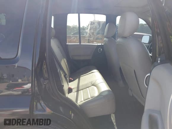 ✅ 2004 Jeep Liberty Limited • VIN: 1J8GL58K94W146580 • Lot: 42256933. Wystawiony na IAAI z przebiegiem 144 782 mil. Bezpłatny archiwum sprzedaży aukcyjnych z USA i szczegółowy raport historii pojazdu na DreamBid. Zdjęcie 8.