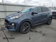 ✅ 2020 Kia Sportage S • VIN: KNDP63AC0L7732910 • Lot: 49707205. Wystawiony na Copart z przebiegiem 61 842 mil. Bezpłatny archiwum sprzedaży aukcyjnych z USA i szczegółowy raport historii pojazdu na DreamBid. Zdjęcie 1.