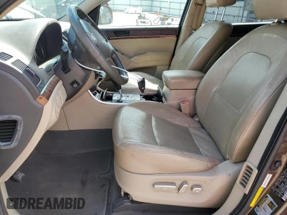 ✅ 2011 Hyundai Veracruz Limited • VIN: KM8NU4CC7BU176591 • Lot: 81698165. Listed on Copart with 187,987 mi. Free auction sales archive from the USA and detailed vehicle history report at DreamBid. Image 7.