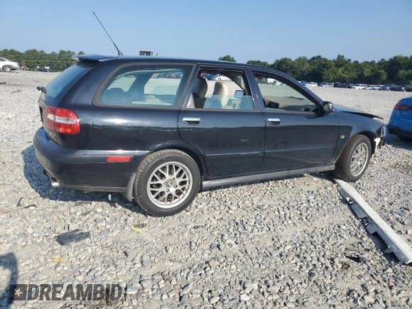 ✅ 2004 Volvo V40 • VIN: YV1VW27544F033744 • Лот: 69582455. Опубликован ранее на Copart с пробегом 143 681 миль. Бесплатный доступ к архиву аукционных продаж из США и подробный отчёт об истории автомобиля на DreamBid. Изображение 3.