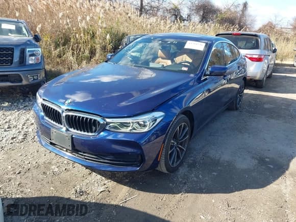✅ 2019 BMW 6 Series 640i xDrive • VIN: WBAJV6C52KBK08272 • Lot: 43794736. Wystawiony na IAAI z przebiegiem 51 710 mil. Bezpłatny archiwum sprzedaży aukcyjnych z USA i szczegółowy raport historii pojazdu na DreamBid. Zdjęcie 2.