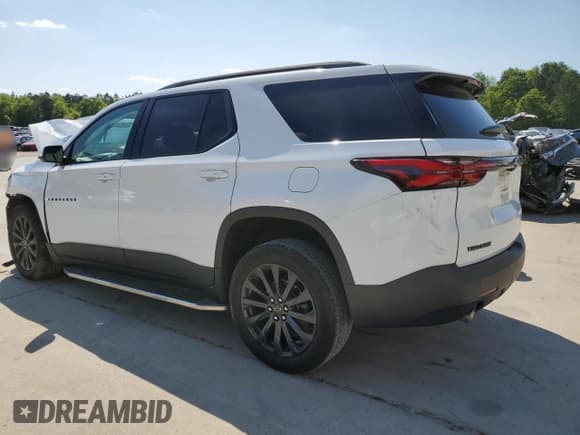 ✅ 2022 Chevrolet Traverse RS • VIN: 1GNERJKW1NJ106694 • Lot: 51913235. Wystawiony na Copart z przebiegiem 90 810 mil. Bezpłatny archiwum sprzedaży aukcyjnych z USA i szczegółowy raport historii pojazdu na DreamBid. Zdjęcie 2.