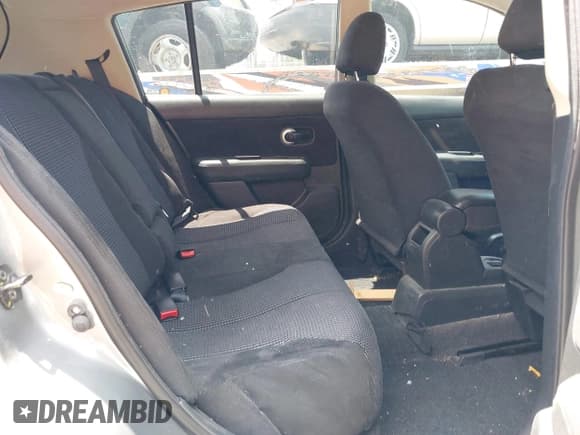 ✅ 2011 Nissan Versa S • VIN: 3N1BC1CP4BL367538 • Lot: 42848687. Listed on IAAI with 210,621 mi. Free auction sales archive from the USA and detailed vehicle history report at DreamBid. Image 8.