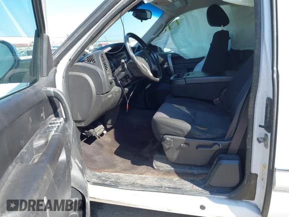 ✅ 2011 Chevrolet Silverado 1500 LT • VIN: 1GCRCSE09BZ447377 • Lot: 43287288. Listed on IAAI with 127,184 mi. Free auction sales archive from the USA and detailed vehicle history report at DreamBid. Image 5.