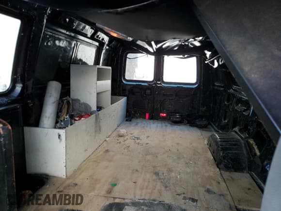 ✅ 2011 Ford Econoline Cargo Commercial • VIN: 1FTNS2EW7BDA23344 • Lot: 91380315. Wystawiony na Copart z przebiegiem 271 245 mil. Bezpłatny archiwum sprzedaży aukcyjnych z USA i szczegółowy raport historii pojazdu na DreamBid. Zdjęcie 11.